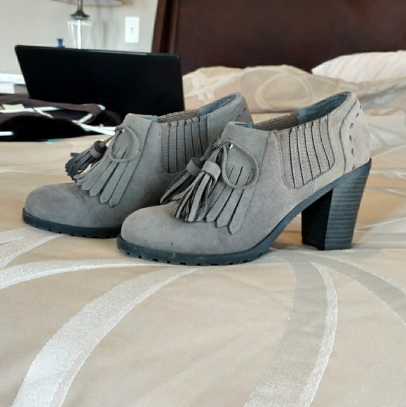 Ruff Hewn Shoes - Light Gray Tasseled Shoes